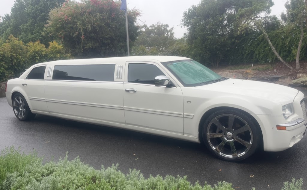 LUXURY Transfers & Wedding Cars | 16 Grandview Parade, Hill Top NSW 2575, Australia | Phone: 0404 034 351