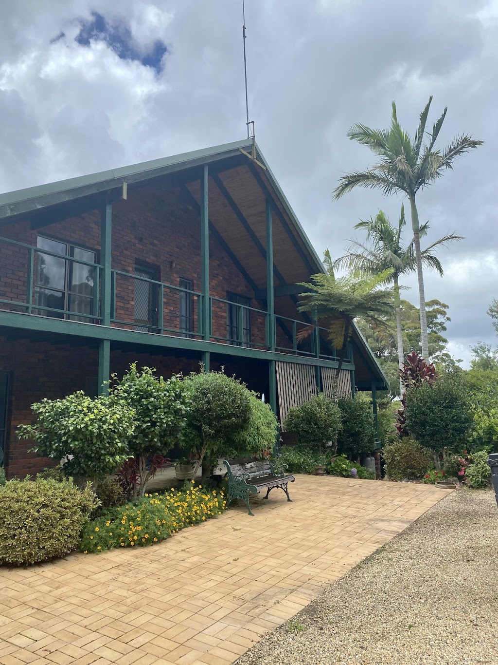 Cloud Valley Estate Chalet | Bowraville NSW 2449, Australia | Phone: 0409 266 655