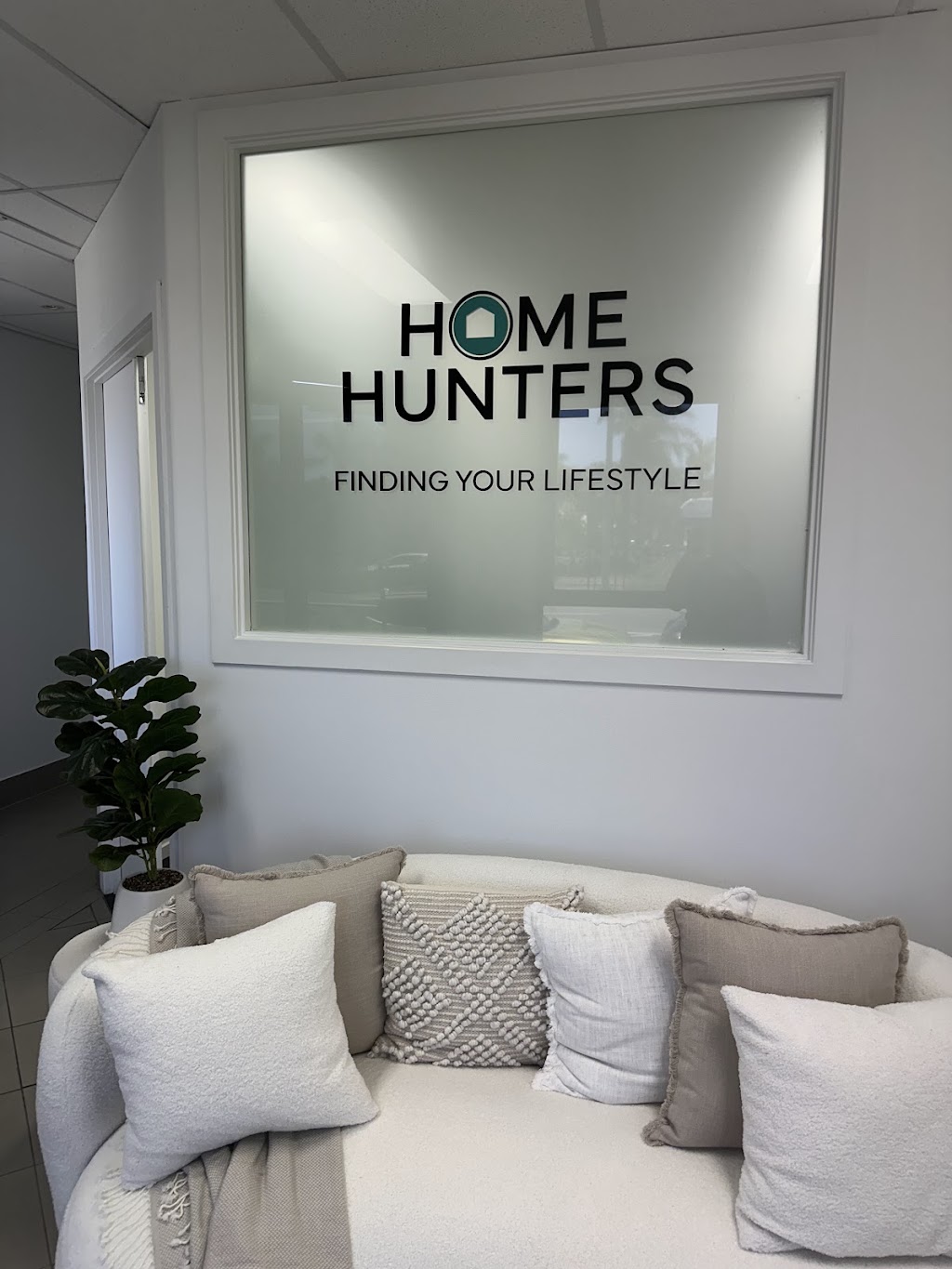 Home Hunters Group | 1 Paradise Ave, Miami QLD 4220, Australia | Phone: 0483 942 820