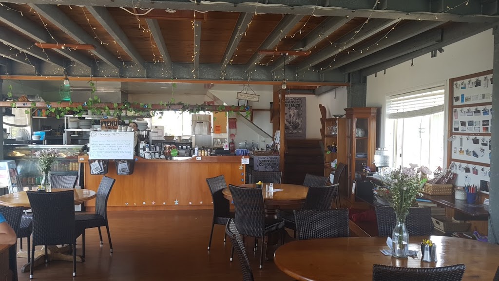 Pelicans view cafe | cafe | 293 Esplanade, Redland Bay QLD 4165, Australia | 0738292705 OR +61 7 3829 2705