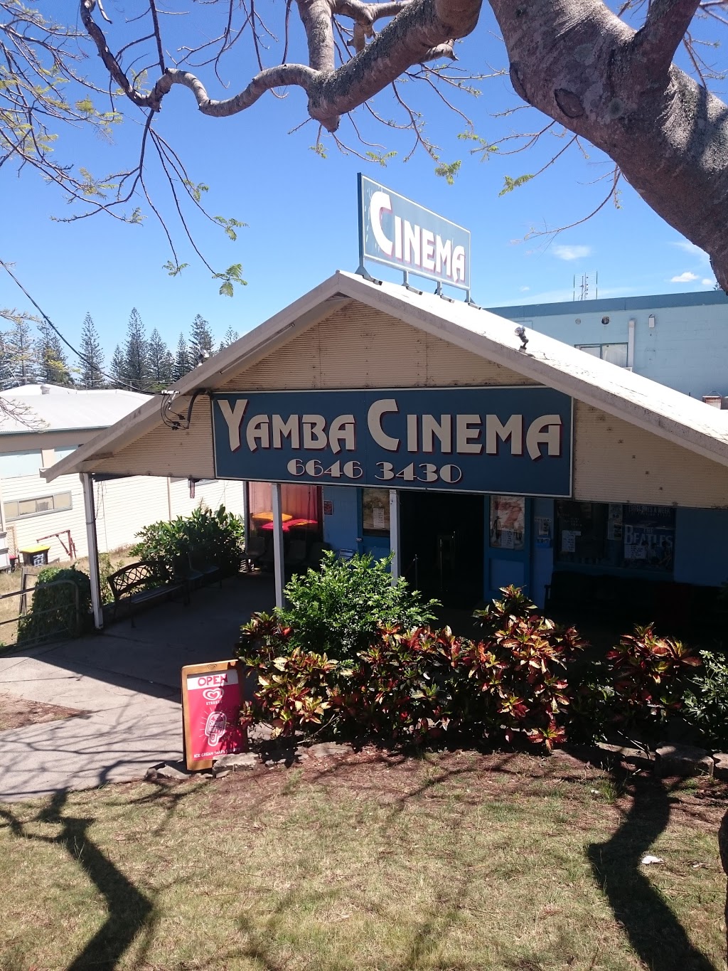 Yamba Cinema | movie theater | 13 Coldstream St, Yamba NSW 2464, Australia | 0266463430 OR +61 2 6646 3430