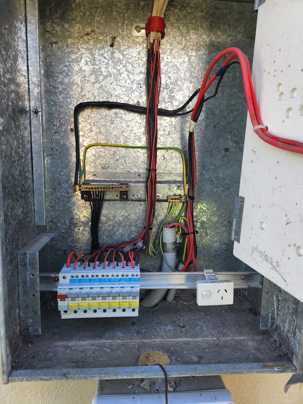 Wilsons Electrical Contracting Pty Ltd | Umpara Cres, Mudgeeraba QLD 4213, Australia | Phone: 0402 496 958