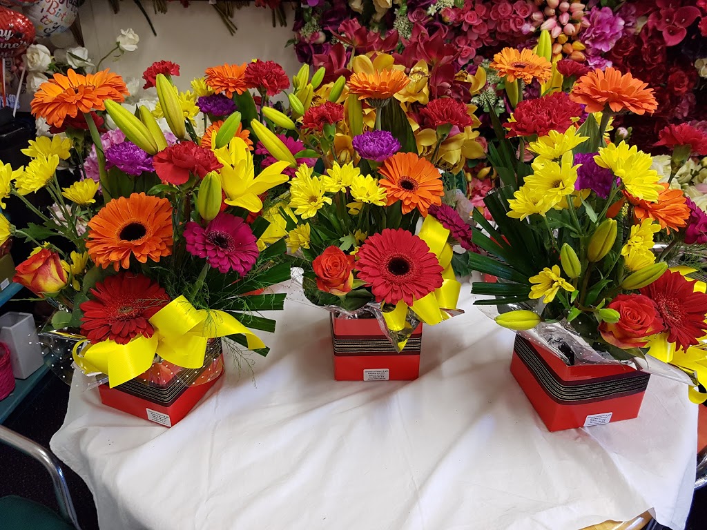 Johannas 4 Flowers & Gifts | florist | 555 Orton Rd, Oakford WA 6121, Australia | 0434390363 OR +61 434 390 363