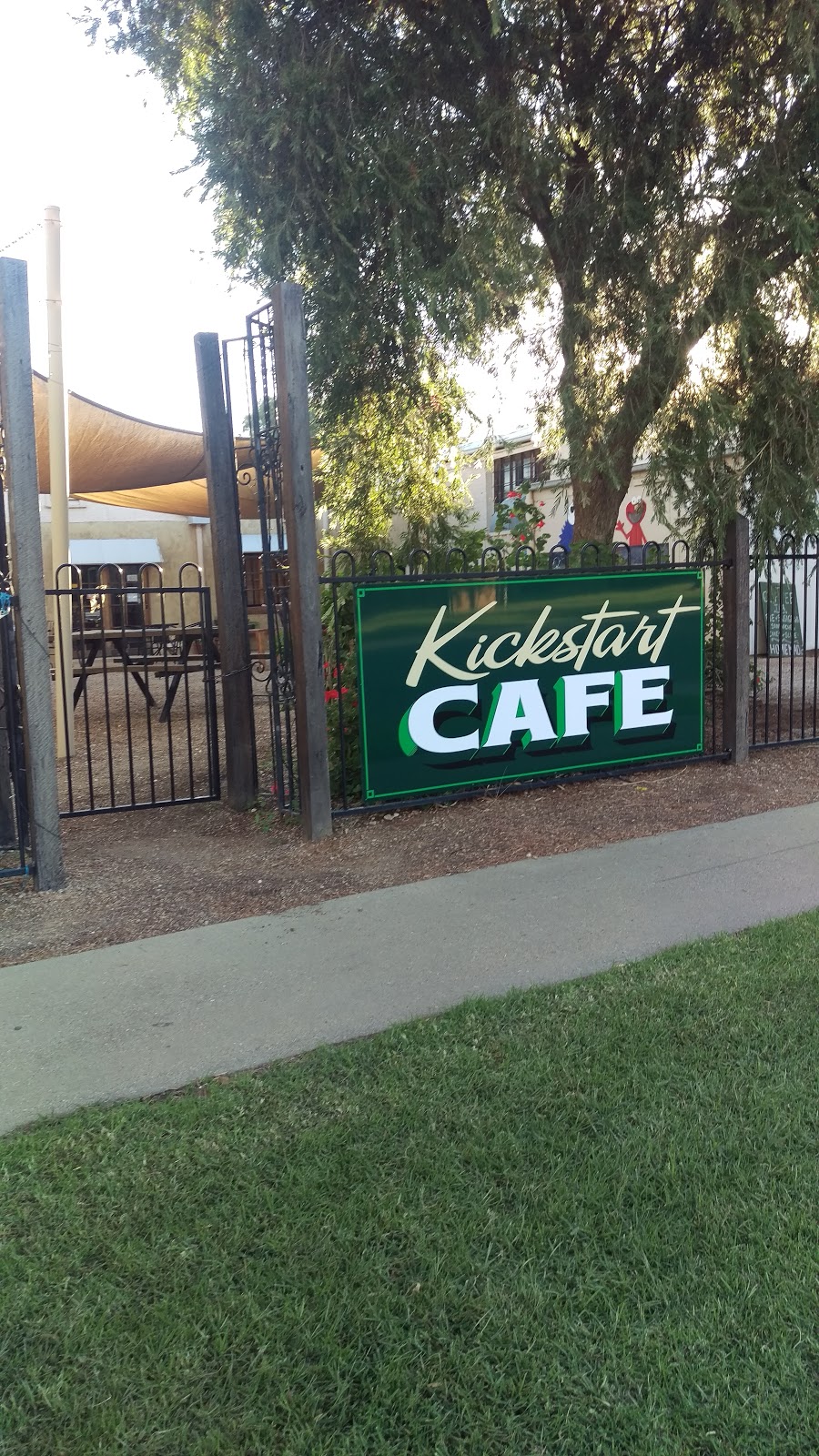 Kick Start Cafe Mathoura | restaurant | Livingstone St, Mathoura NSW 2710, Australia | 0400223092 OR +61 400 223 092