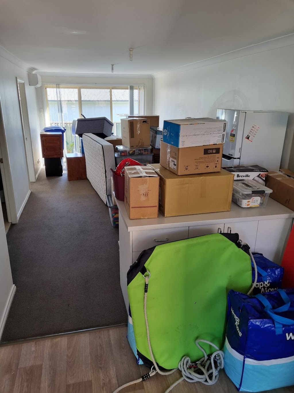 Vella Van Removals & Transport | 18 Mitchell Dr, Kariong NSW 2250, Australia | Phone: 0411 320 624