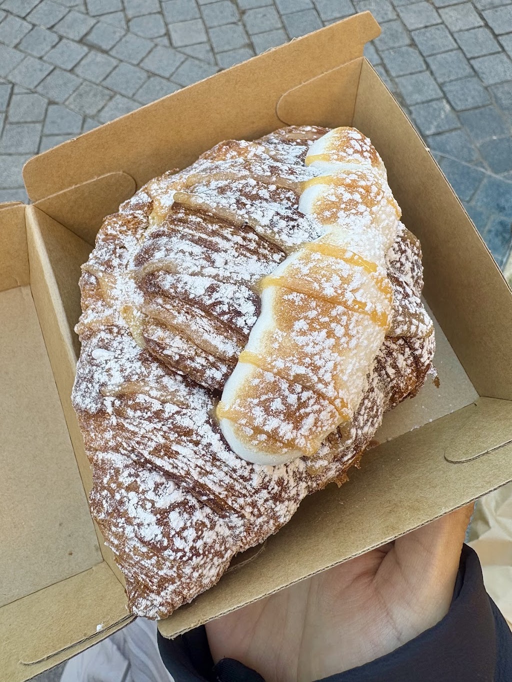 Burnt Croissants | 350 Austinville Rd, Austinville QLD 4213, Australia | Phone: 0448 881 138