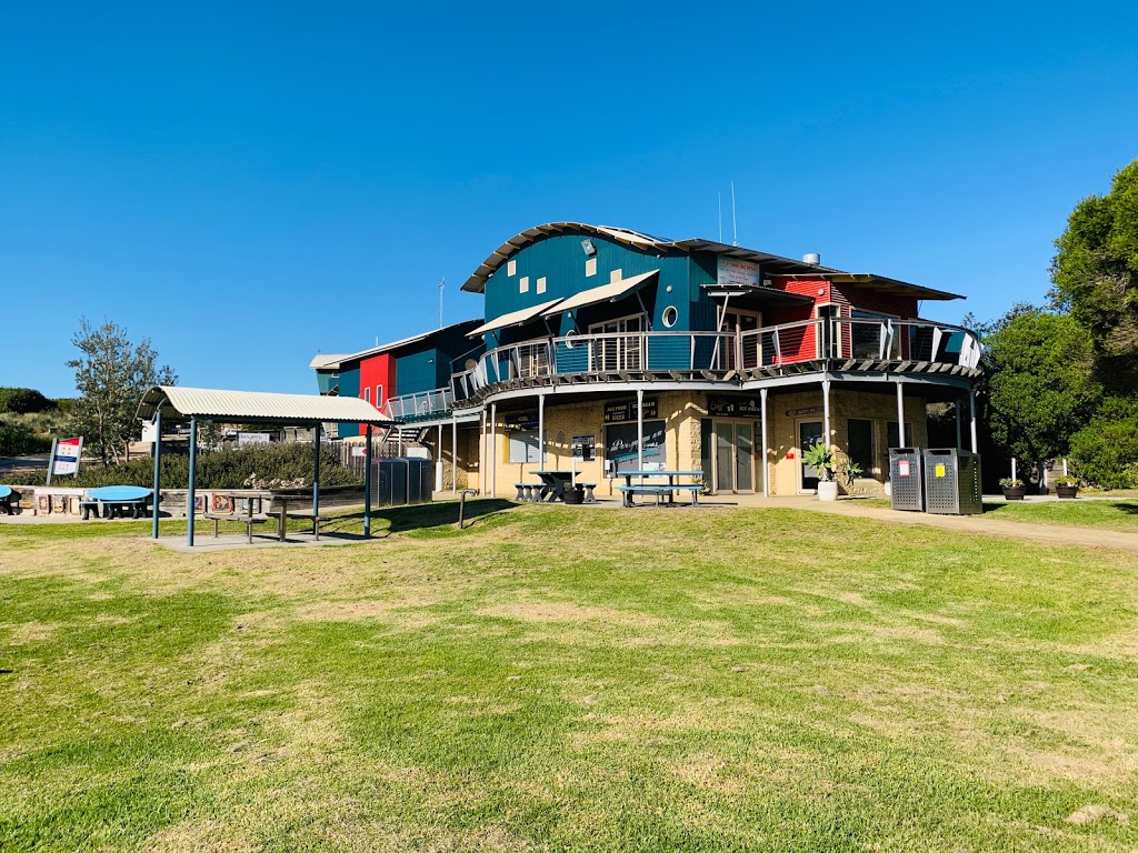 Surf Life Saving Lakes Entrance | Main Beach Walk, Lakes Entrance VIC 3909, Australia | Phone: (03) 5155 1333