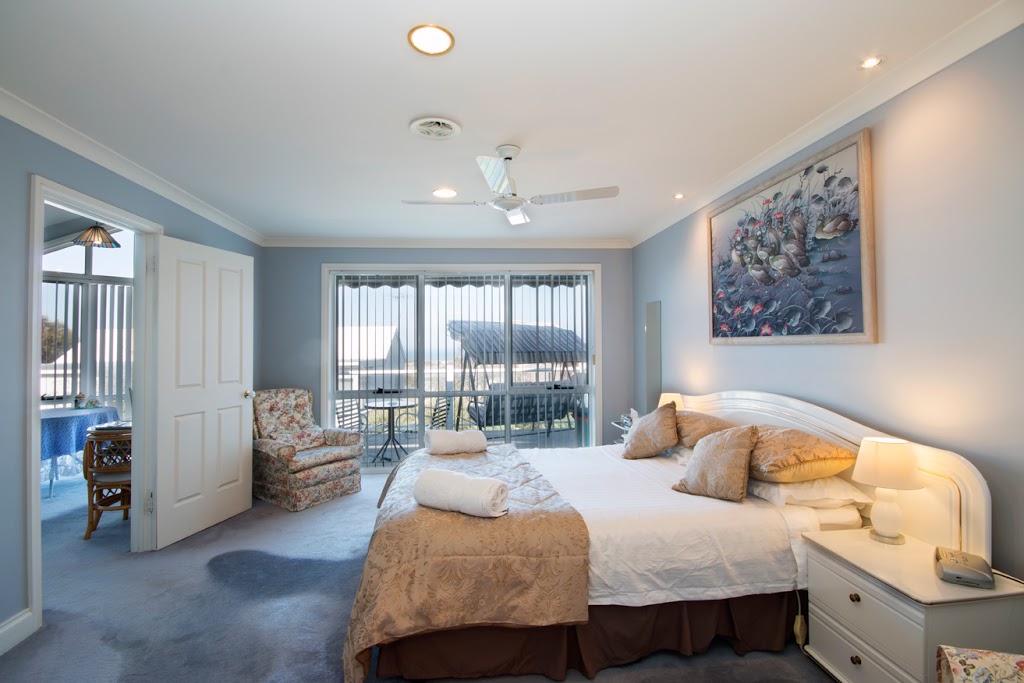 Ocean Manor Bed & Breakfast | lodging | 3 Glengarry Dr, Torquay VIC 3228, Australia | 0352613441 OR +61 3 5261 3441