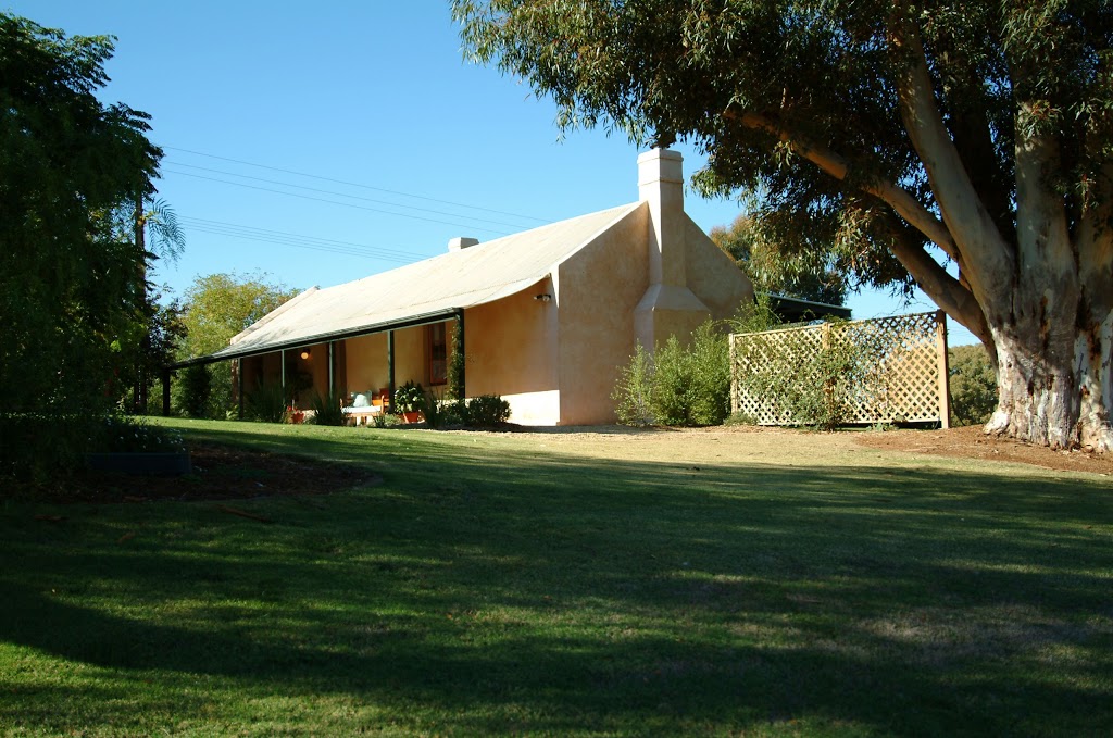 Seppeltsfield Vineyard Cottage | lodging | 27 Gerald Roberts Rd, Seppeltsfield SA 5355, Australia | 0885634059 OR +61 8 8563 4059