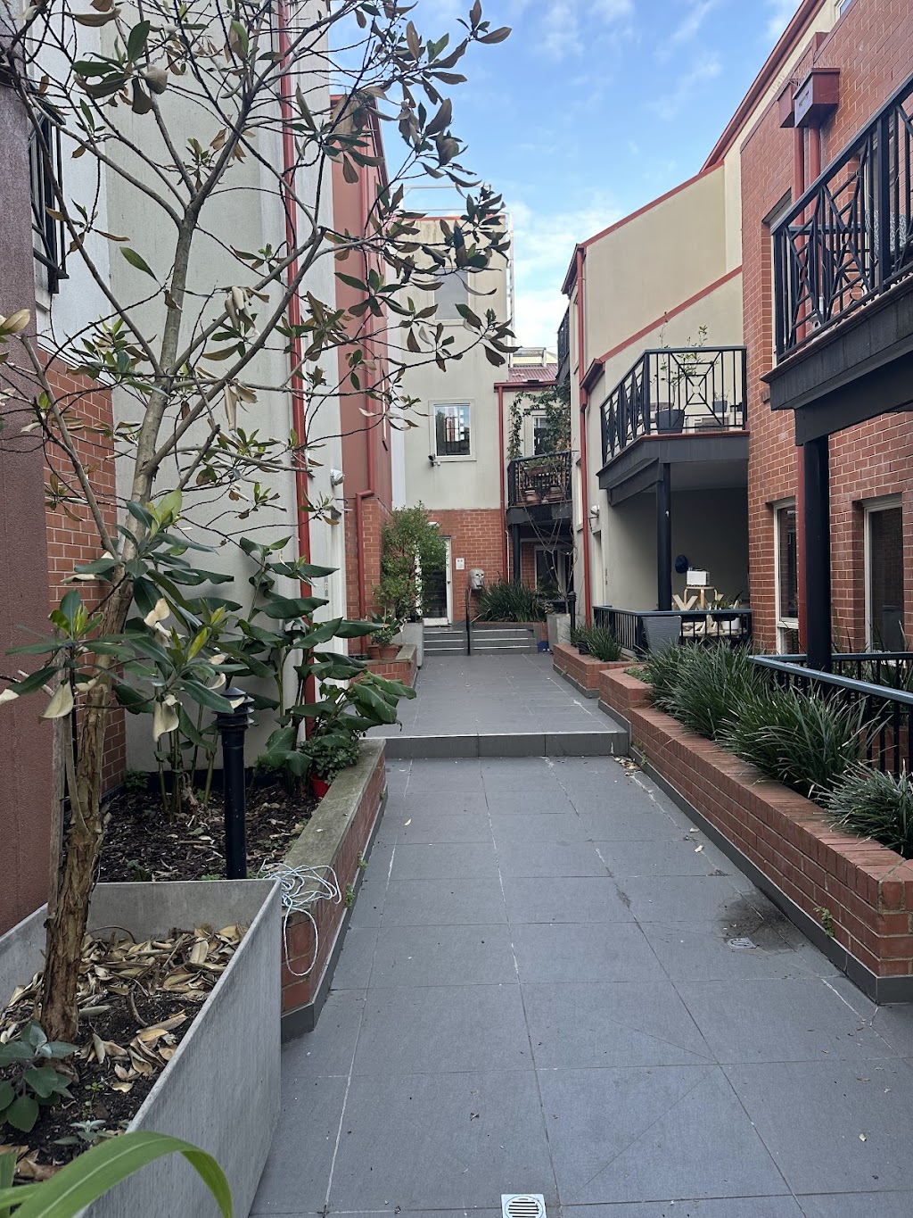 McKenzie White Real Estate | 220 Chapel Rd, Keysborough VIC 3173, Australia | Phone: 0480 446 820