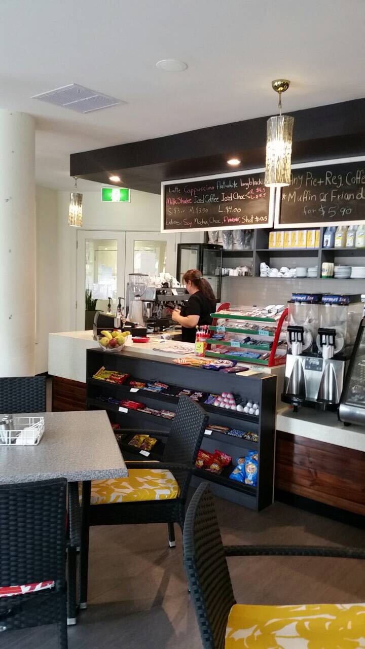 Family Cafe | cafe | 319 Geelong Rd, Kingsville VIC 3012, Australia | 0396800481 OR +61 3 9680 0481