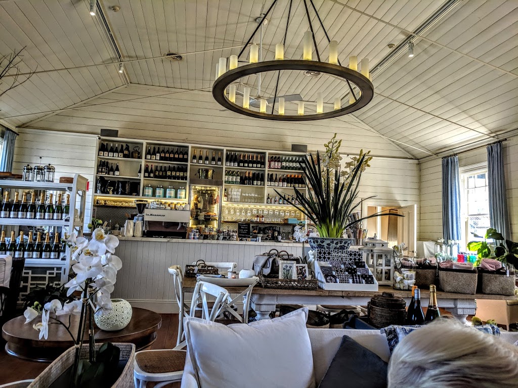 East Coast Lounge | cafe | 7B Chowder Bay Road, Mosman NSW 2088, Australia | 0299681658 OR +61 2 9968 1658