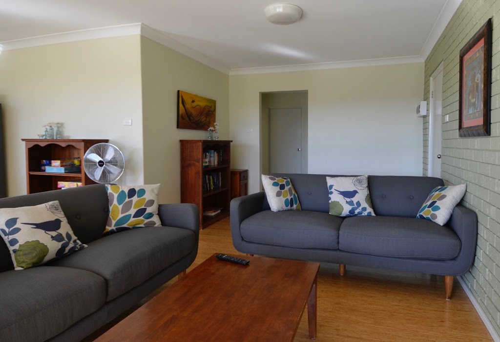 Mollymook Sunrise Holiday Apartment | 2/25 Shepherd St, Mollymook NSW 2539, Australia | Phone: 0414 899 199