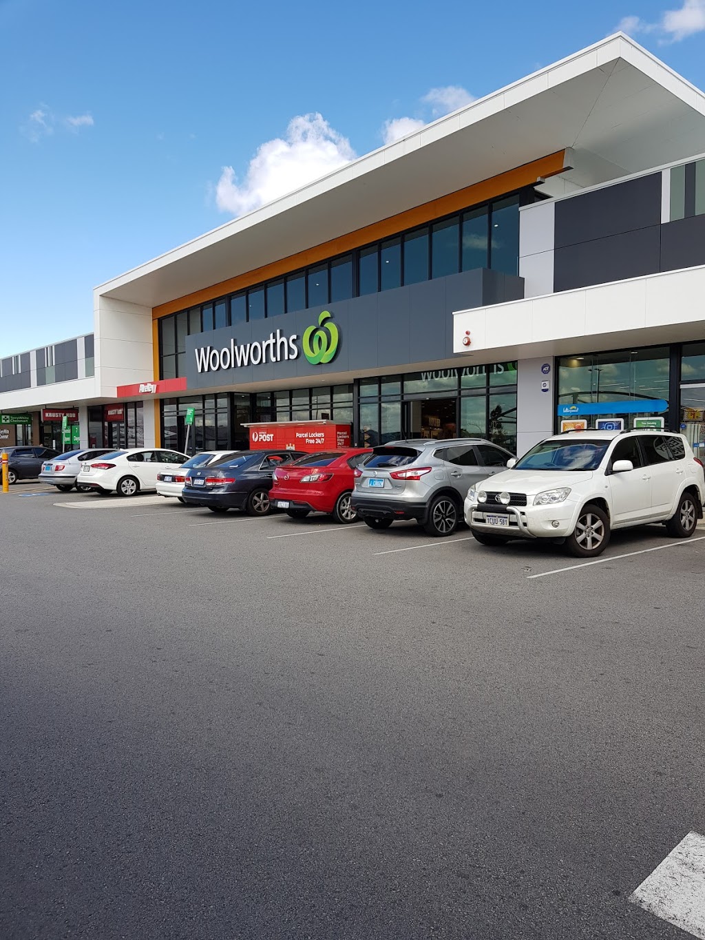 Aveley Shopping Centre | shopping mall | Millhouse Rd & Egerton Dr, Aveley WA 6069, Australia
