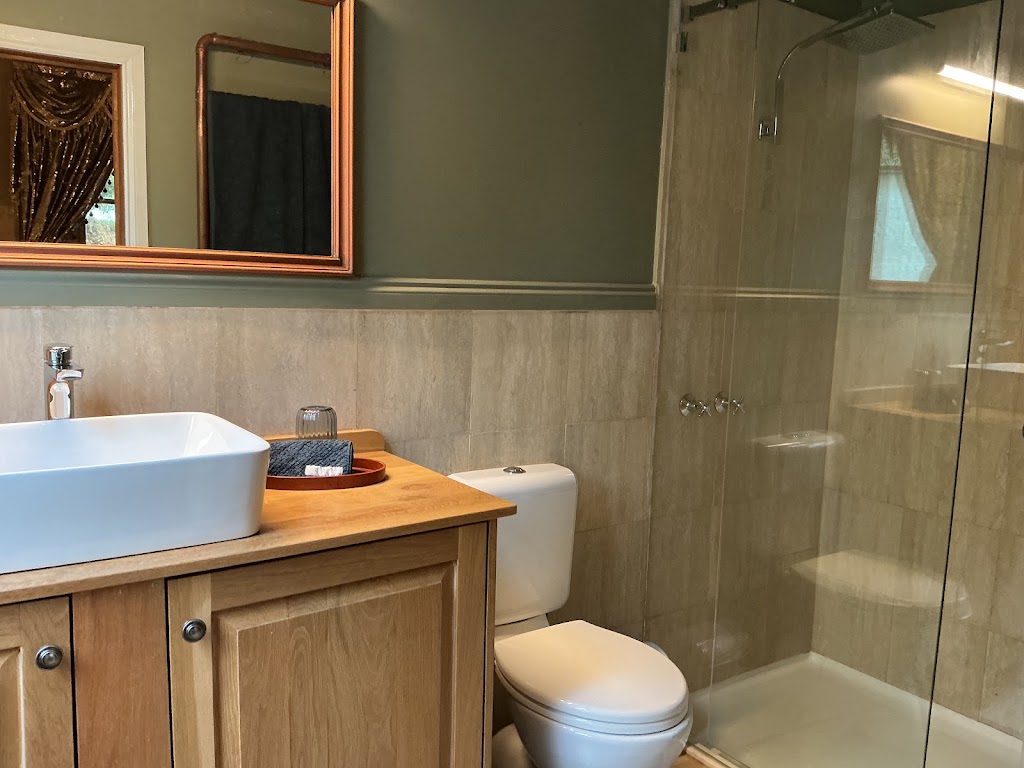 Bromwich Guest House | 1069 Greendale-Trentham Rd, Blackwood VIC 3458, Australia | Phone: 0418 394 915