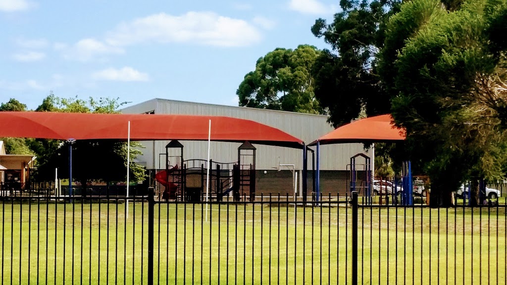 Pakenham Consolidated School | school | 2 Rundell Way, Pakenham VIC 3810, Australia | 0359411511 OR +61 3 5941 1511