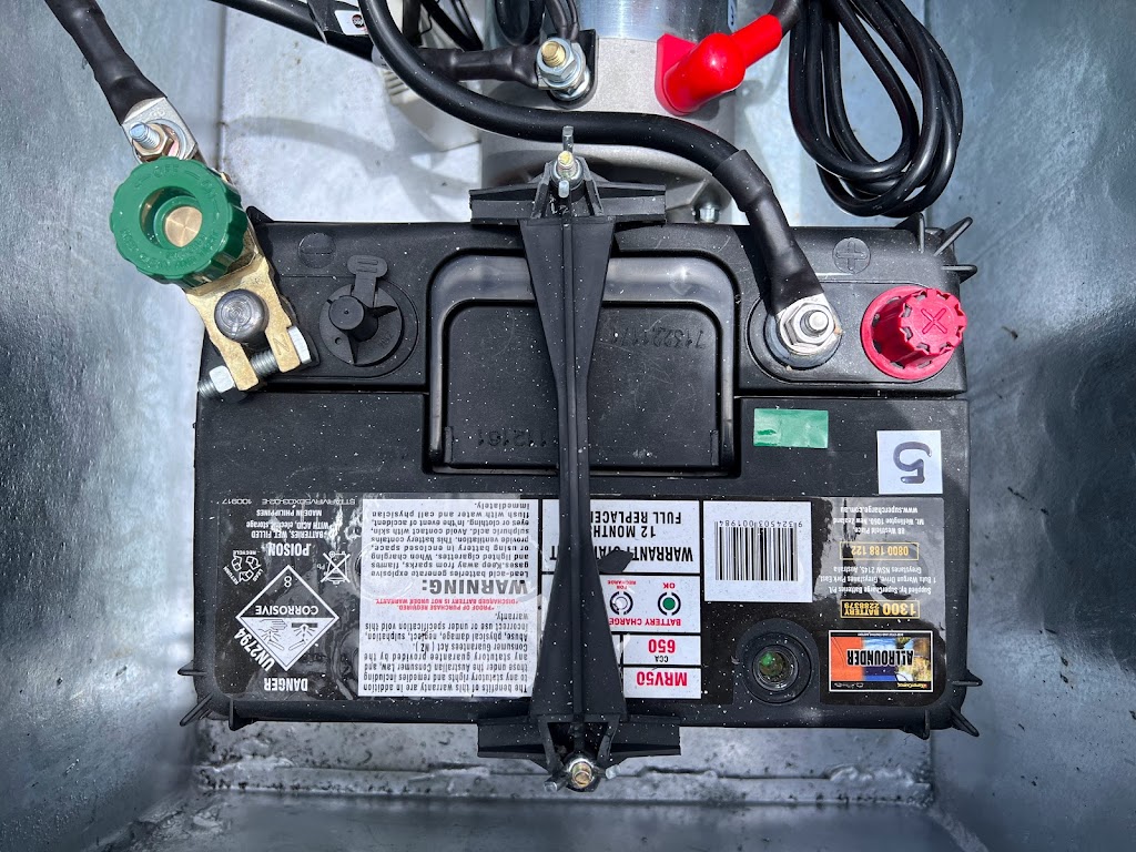 Battery Australia | 5/17 Benronalds St, Seventeen Mile Rocks QLD 4073, Australia | Phone: 0492 979 067