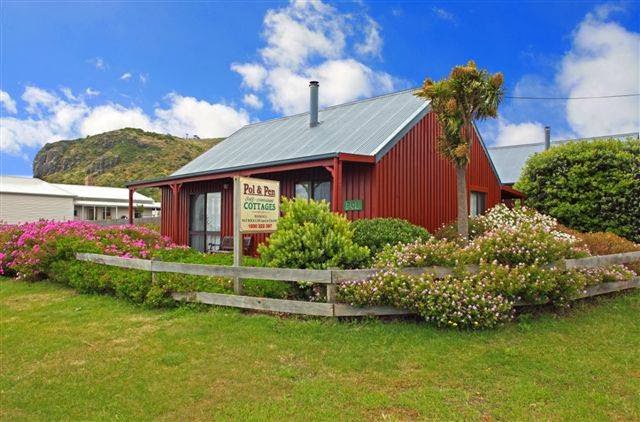 Pol and Pen Holiday Cottages | Pearse St &, Cripps St, Stanley TAS 7331, Australia | Phone: 1800 222 397