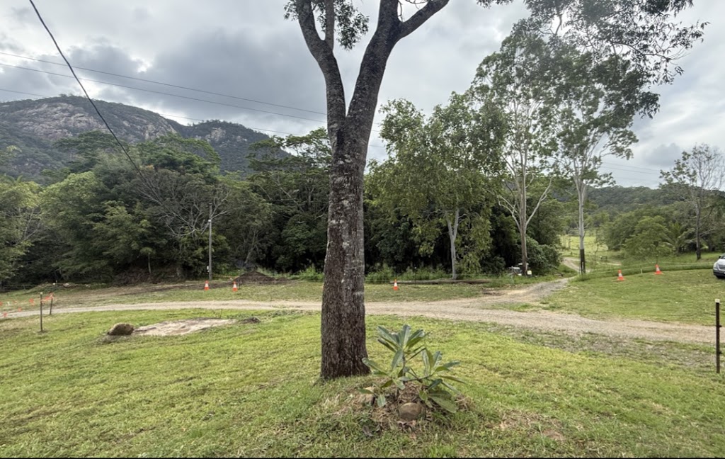 Mt Jukes Paradise Stayz | 1131 Yakapari Seaforth Rd, Mount Jukes QLD 4740, Australia | Phone: 0400 062 055