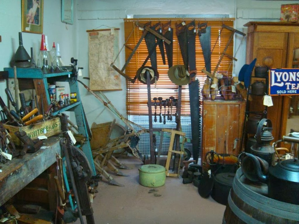 Dungog Country Antiques | 254 Dowling St, Dungog NSW 2420, Australia | Phone: (02) 4992 1441