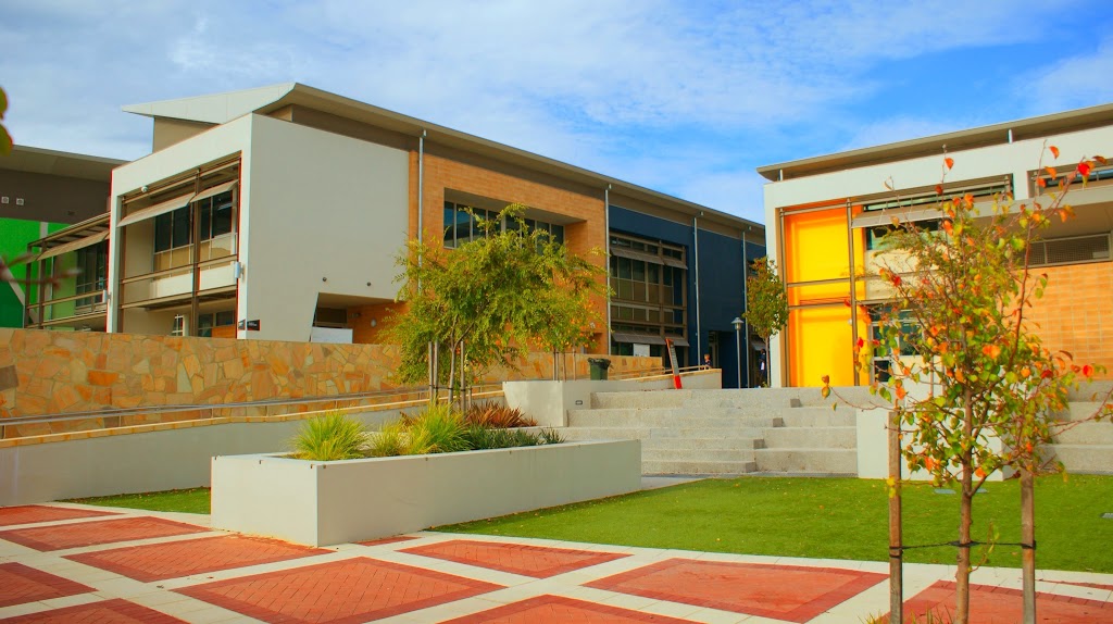 Ellenbrook Secondary College | school | 100 Main St, Ellenbrook WA 6069, Australia | 0892979700 OR +61 8 9297 9700