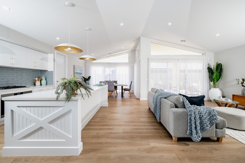 Cavalier Homes - Maldon & Parkdale Display Homes | 35 Sunbird Way, Kialla VIC 3631, Australia | Phone: 0456 387 903