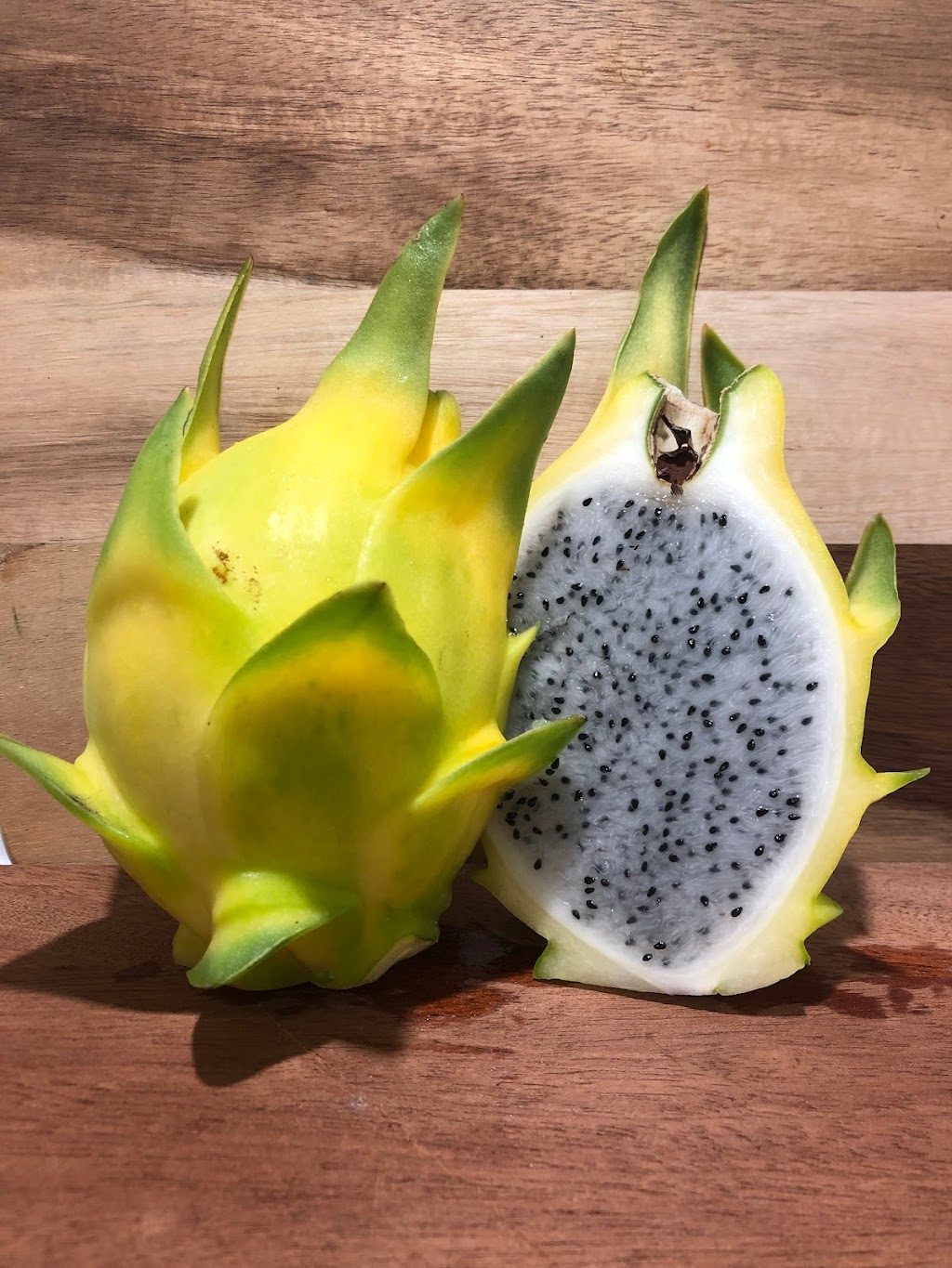 Bush to Creek Dragon Fruit | 6 Vine St, Bidwill QLD 4650, Australia | Phone: 0409 724 441