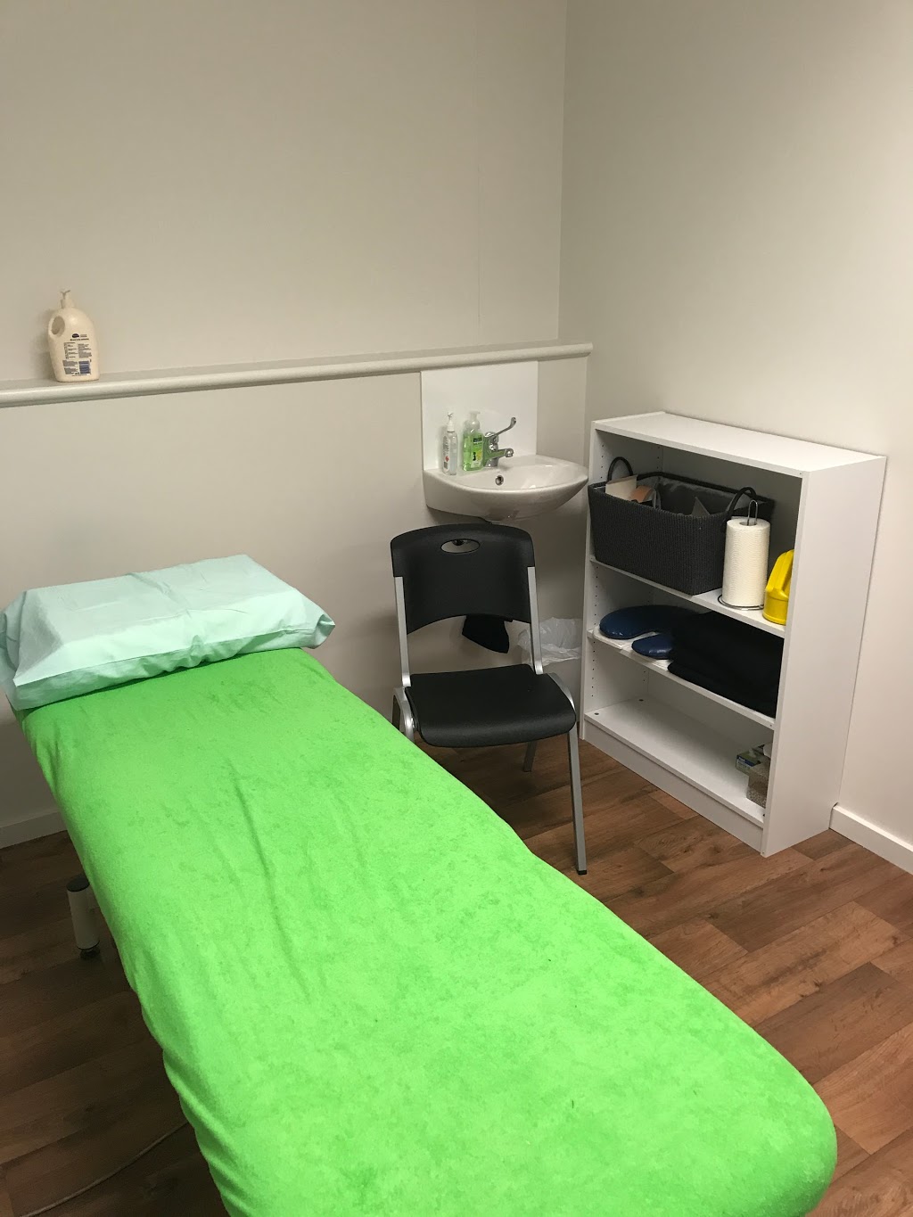 Lakelands Physiotherapy & Allied Health | physiotherapist | Lakelands Shopping Centre, 32/49 Banksiadale Gate, Lakelands WA 6180, Australia | 0895429999 OR +61 8 9542 9999