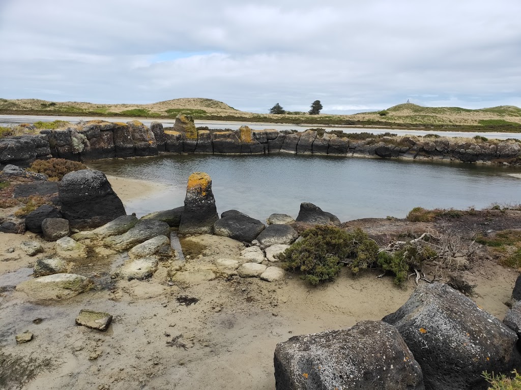 Port Fairy Lighthouse On Griffiths Island | Port Fairy VIC 3284, Australia | Phone: 1300 656 564