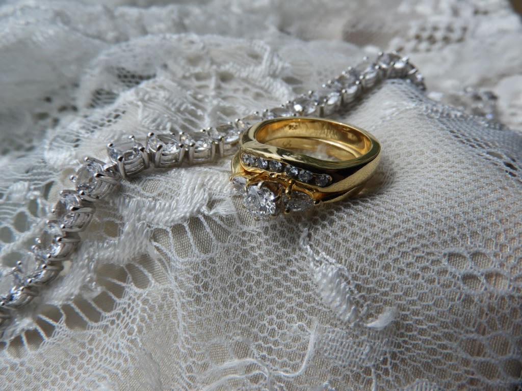 Linda Bray Celebrant | Kerang-Koondrook Rd, Koondrook VIC 3580, Australia | Phone: 0408 174 732