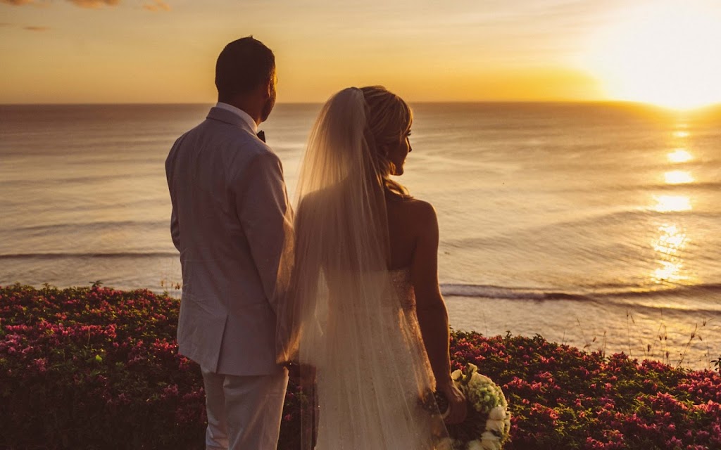 Gold Coast Wedding Celebrant Pat Mac Anally | 2 Hudson Ct, Benowa QLD 4217, Australia | Phone: 0409 120 350