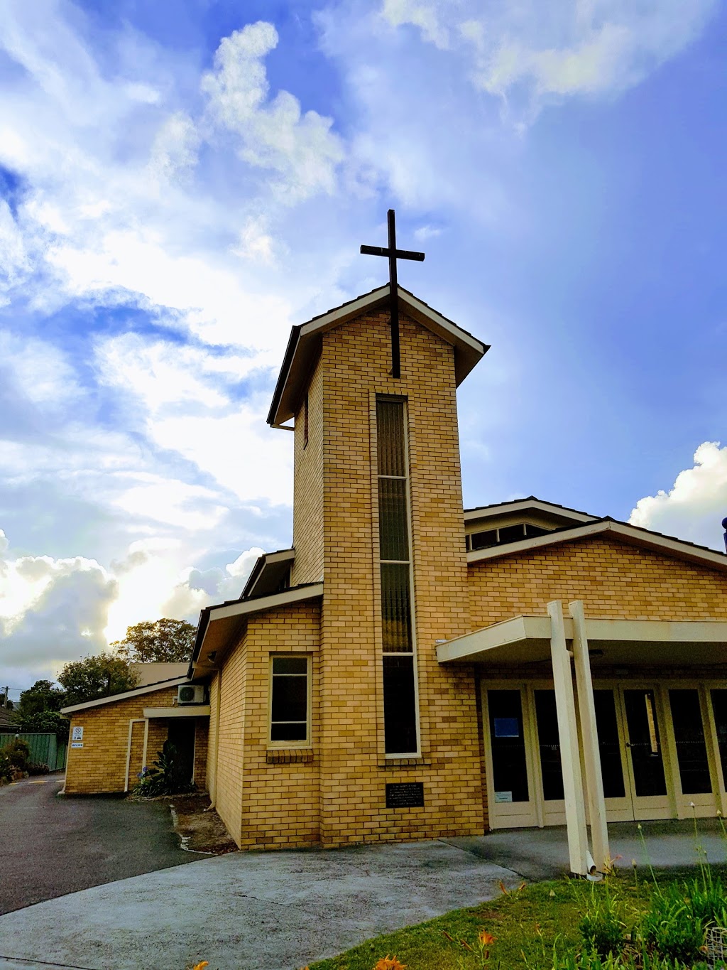 St Lukes Anglican Church, Woy Woy | church | 147-149 Blackwall Rd, Woy Woy NSW 2256, Australia | 0243441347 OR +61 2 4344 1347