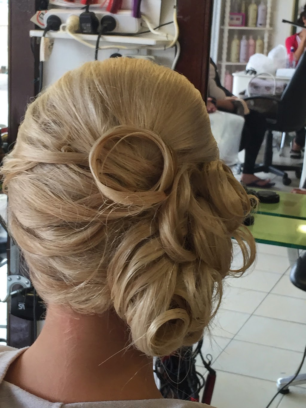 Bella Hair 348 | 348 Heaths Rd, Hoppers Crossing VIC 3029, Australia | Phone: (03) 9741 7804