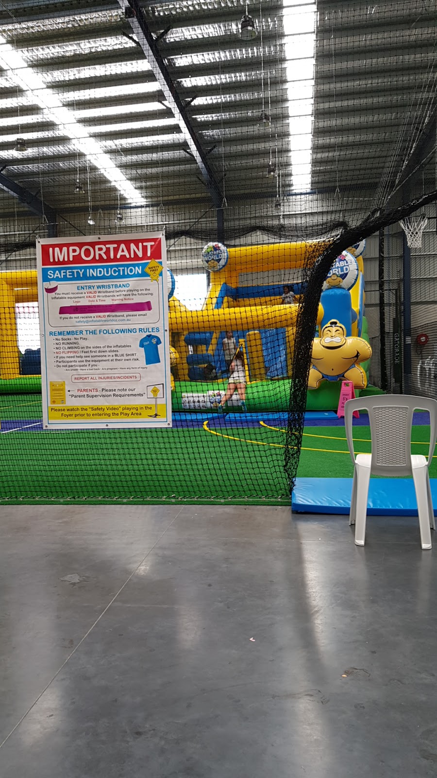 Inflatable World Arundel | 61 Newheath Dr, Arundel QLD 4214, Australia | Phone: (07) 5529 9436