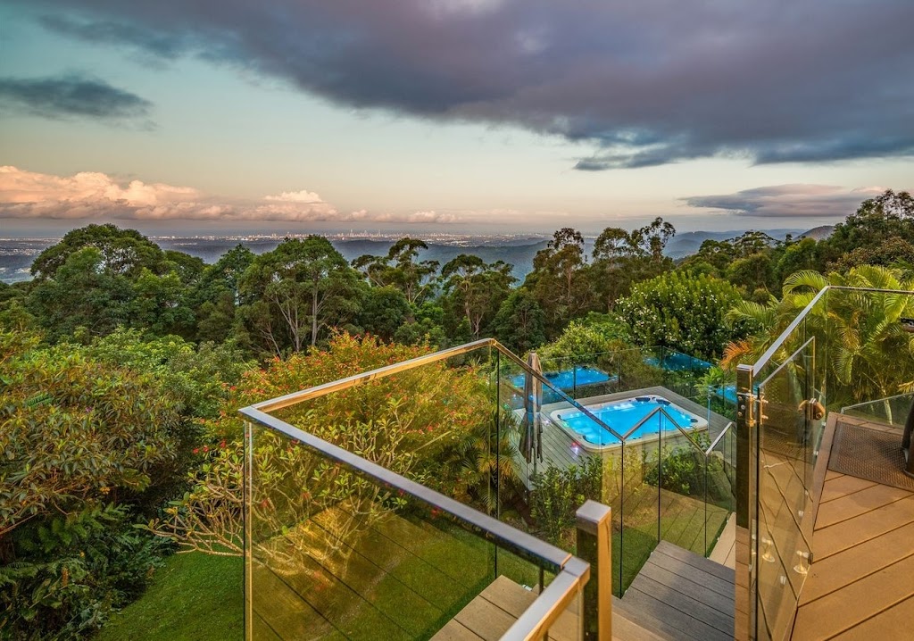 Coastline: Alpine Villa | 99 Guanaba Rd, Tamborine Mountain QLD 4272, Australia | Phone: 0432 035 385
