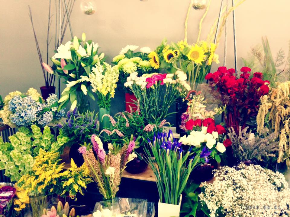 Cheeky Buds Florist | 143 High St, Kangaroo Flat VIC 3555, Australia | Phone: 0481 236 049