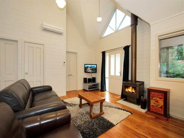 Pebbles & Bedrock | lodging | 88A Bell St, Yarra Glen VIC 3775, Australia | 0391112222 OR +61 3 9111 2222