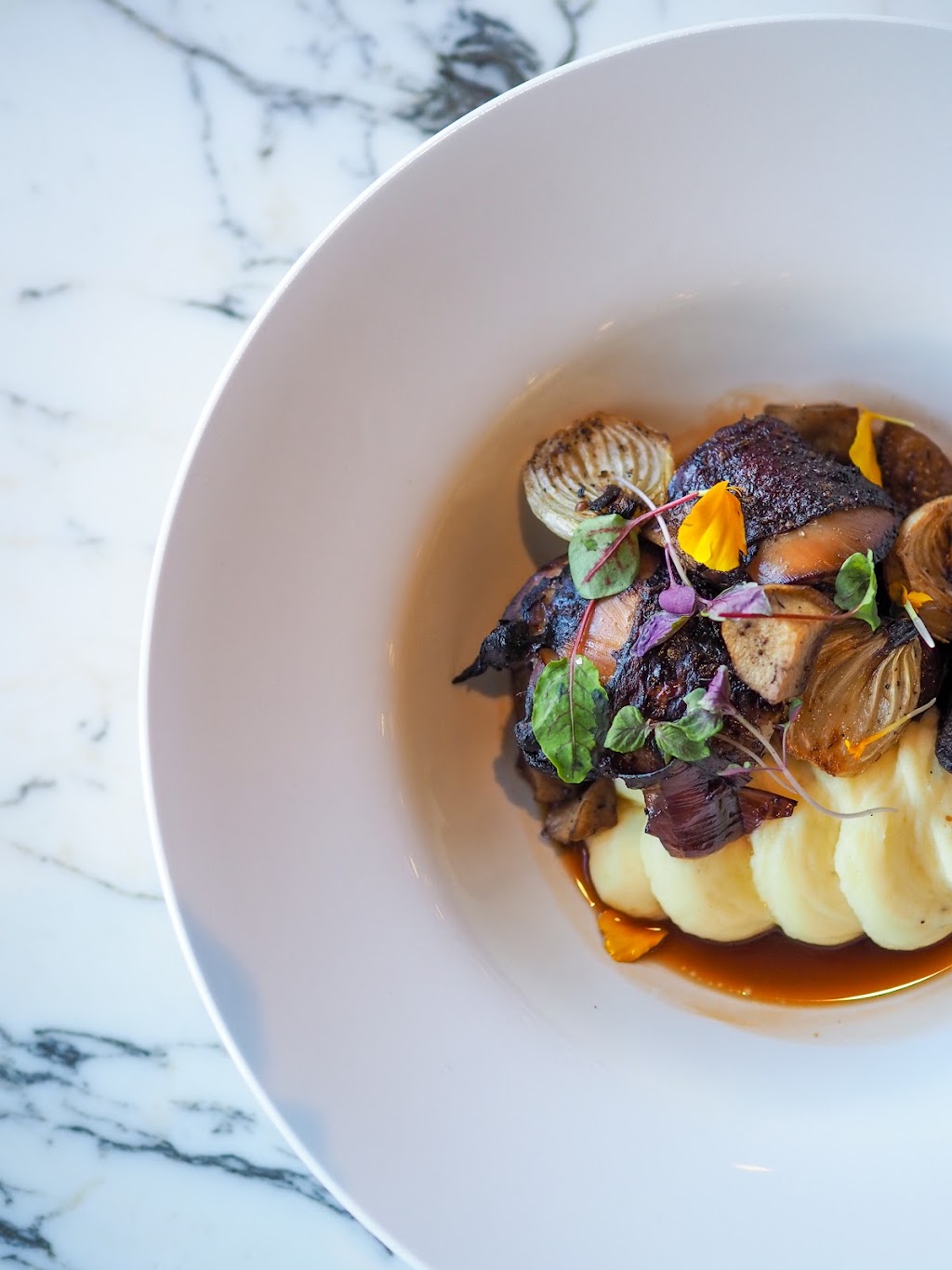 Leos by Night | 3020 Old Hume Hwy, Berrima NSW 2577, Australia | Phone: (02) 4868 8788