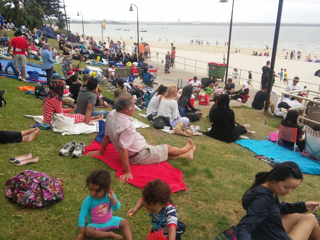 Brighton-Le-Sands Beach | The Grand Parade, Brighton-Le-Sands NSW 2216, Australia