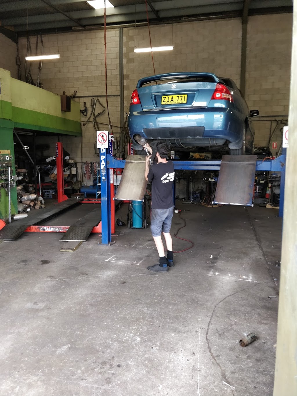 Hume Mufflers - Mufflers & Exhaust Specialist | car repair | 9A El Toro Estate, 4 Homepride Ave, Warwick Farm NSW 2170, Australia | 0296018608 OR +61 2 9601 8608