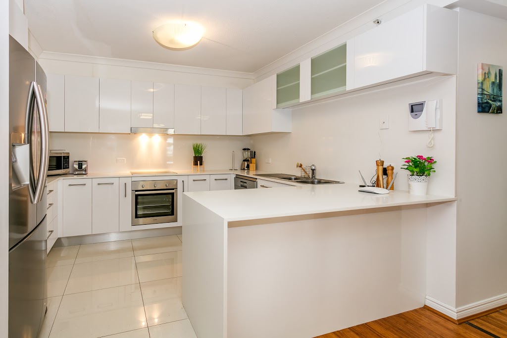 Pelican Stay Gold Coast Upscale Beach Apartments | real estate agency | 14 View Ave, Surfers Paradise QLD 4217, Australia | 0283190999 OR +61 2 8319 0999