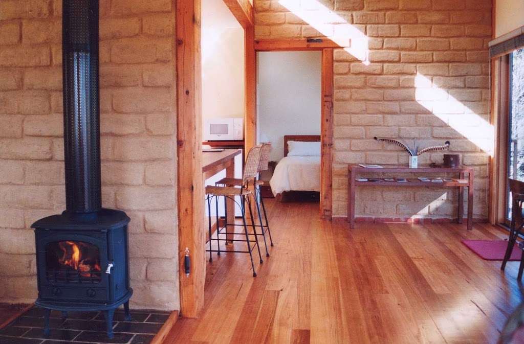 Lyrebird Cottages | lodging | 140 Moora Rd, Mount Toolebewong VIC 3777, Australia | 0414920939 OR +61 414 920 939