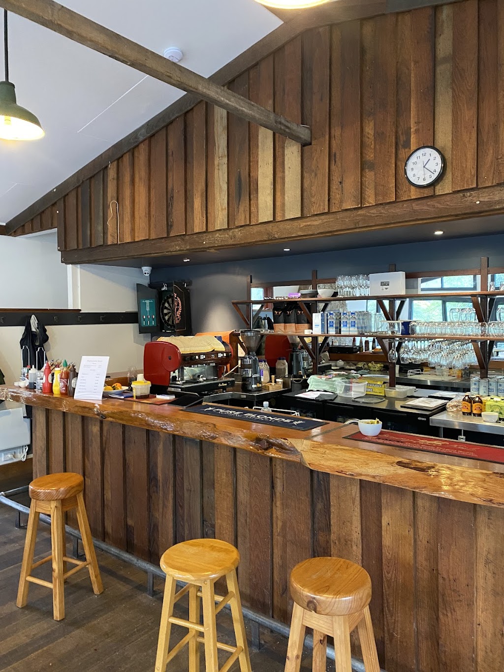 Bogong Jacks Tavern | 25 Main St, Bogong VIC 3699, Australia | Phone: 0412 481 711