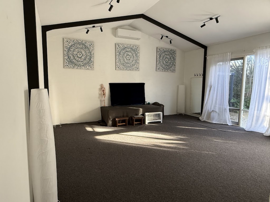Zoom Yoga | 4 Connie St, Clifton Springs VIC 3222, Australia | Phone: 0403 512 336