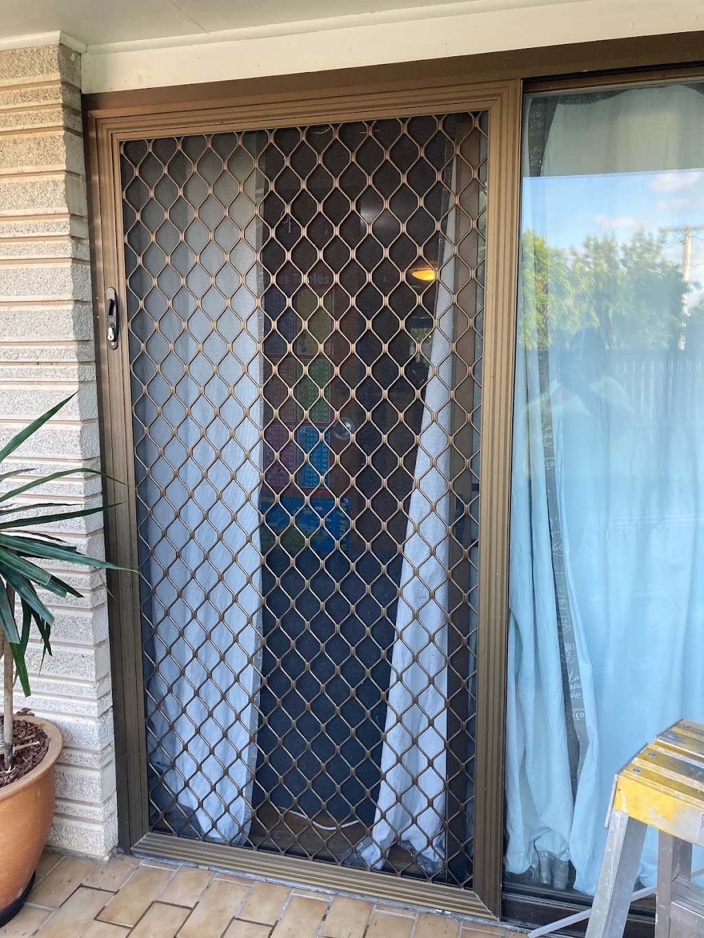 SLIDING DOOR SOLUTIONS AND WINDOW REPAIRS | 7 Crescent Ct, Albany Creek QLD 4035, Australia | Phone: 0468 843 321