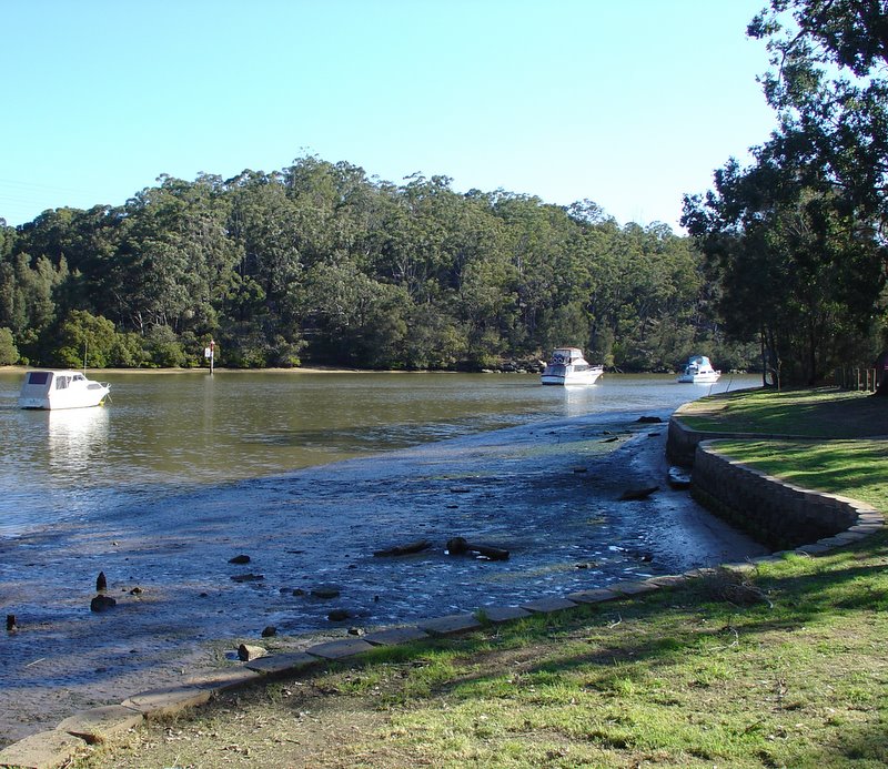 Fitzpatrick Park | park | Carinya Rd, Picnic Point NSW 2213, Australia | 1300072757 OR +61 1300 072 757