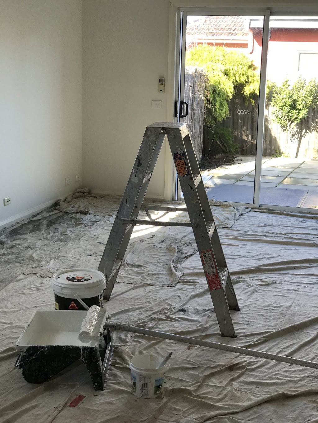 Expert brush painting services | 5 Balmain Ct, Lalor VIC 3075, Australia | Phone: 0481 180 988