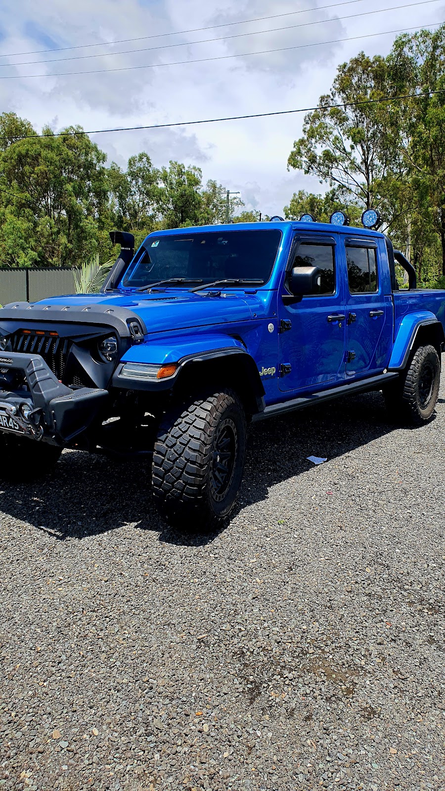 D-lux Auto Care | 95 Staatz Quarry Rd, Regency Downs QLD 4341, Australia | Phone: 0444 580 320