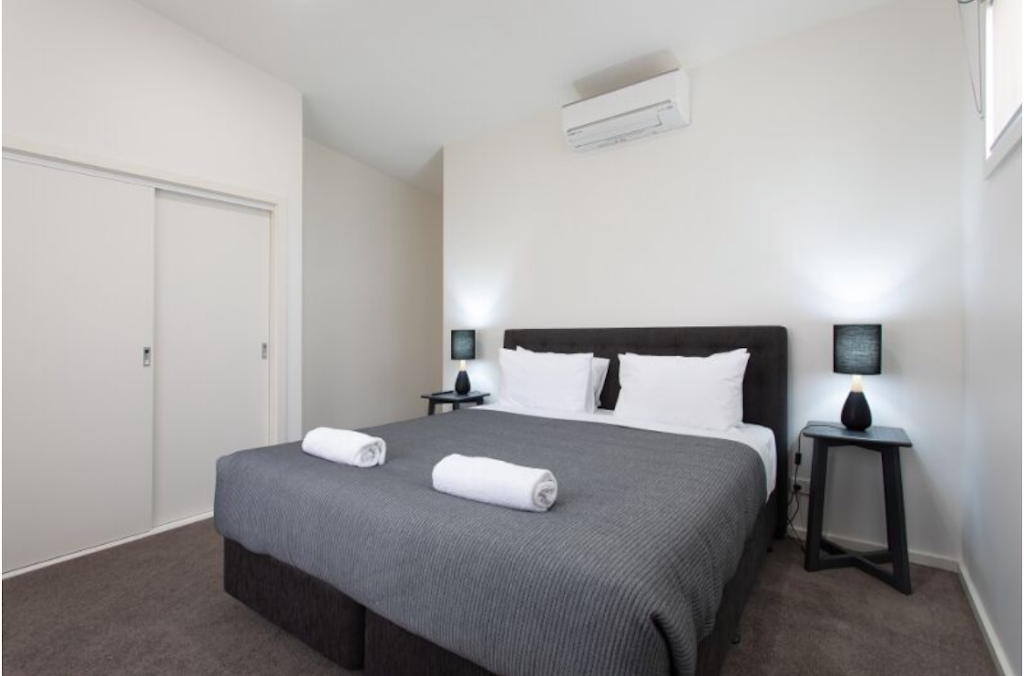 Captains Cove Luxury Apartments | lodging | 19A Mitchell St, Paynesville VIC 3880, Australia | 0412005550 OR +61 412 005 550