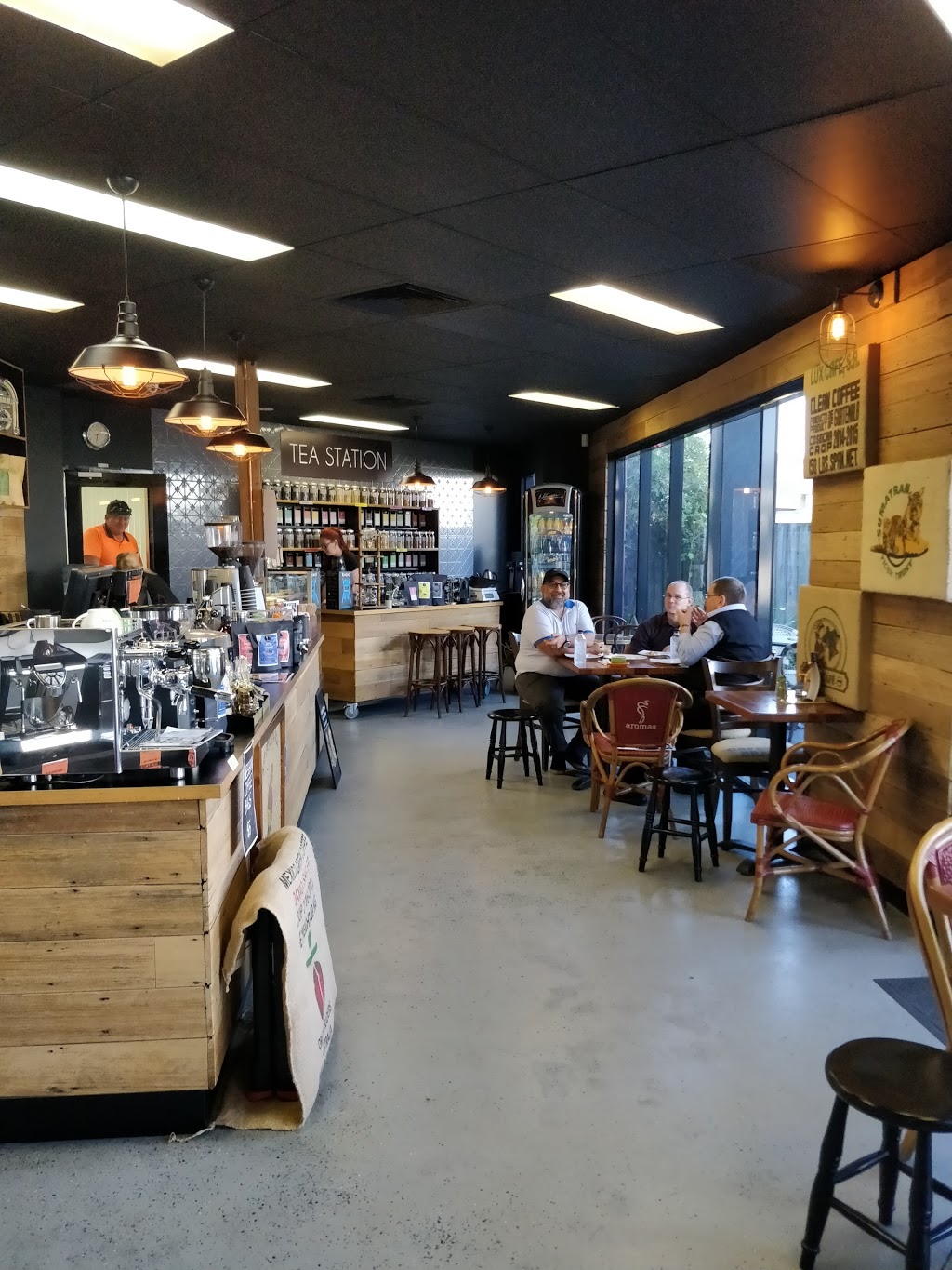 Aromas Coffee Roasters | 60 Alexandra Pl, Murarrie QLD 4172, Australia | Phone: (07) 3393 9324